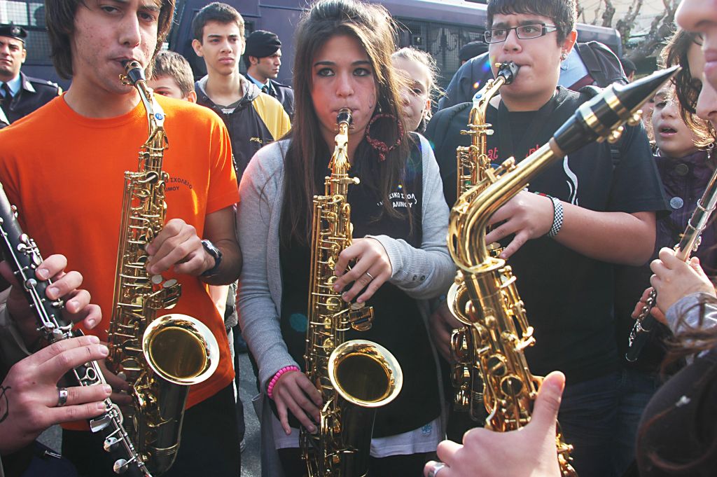 Ξανά στους δρόμους κατέβηκαν οι μαθητές των Μουσικών Σχολείων