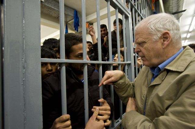 Χάμαρμπεργκ: «Περιορίστε τα κέντρα κράτησης παράνομων μεταναστών»