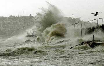 Κακοκαιρία και ισχυρές καταιγίδες στην Αττική | tovima.gr