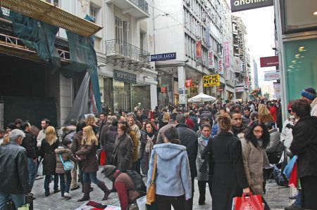 «Φτωχικά» τα Χριστούγεννα και φέτος λένε οι έμποροι