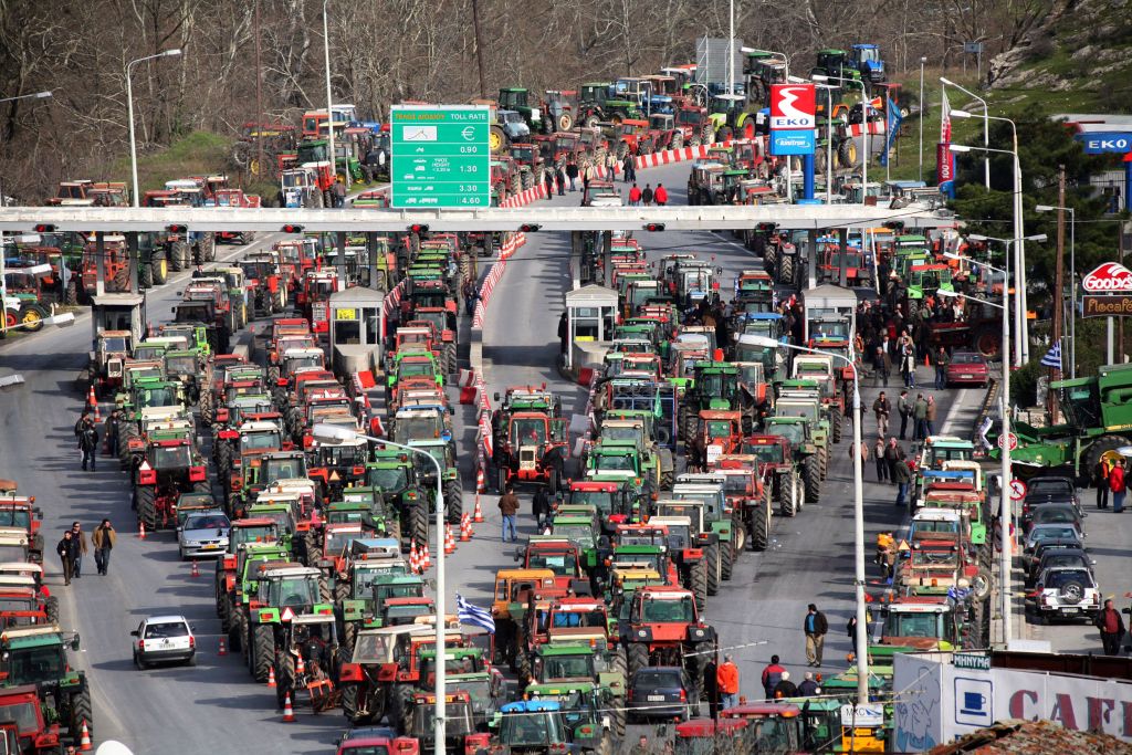 Μπλόκο στα Τέμπη από τους αγρότες της Λάρισας την Τετάρτη
