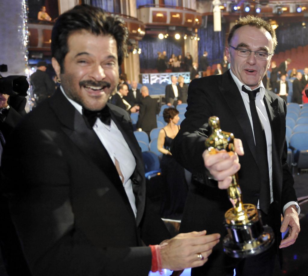 Οκτώ Οσκαρ για το Slumdog Millionaire – Στον Σον Πεν το βραβείο Α΄ αντρικού ρόλου – Στην Κέιτ Γουίνσλετ το Α’ γυναικείου ρόλου