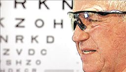 Βιονικό μάτι ξαναχάρισε  την όραση σε τυφλό | tovima.gr