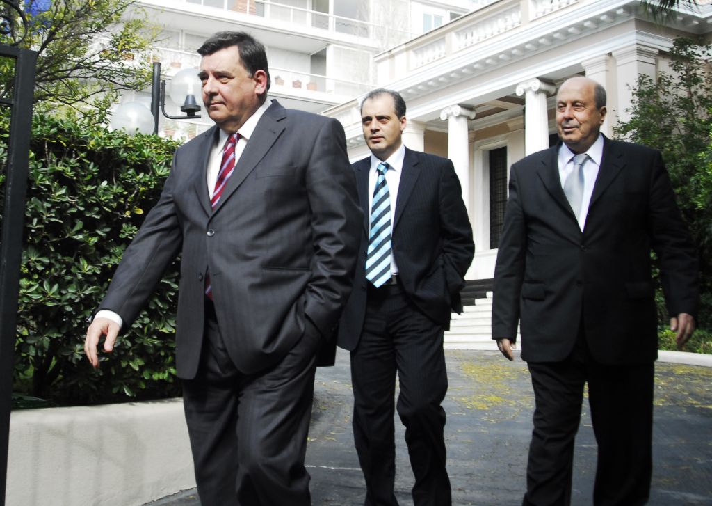 Κάλυψη Καρατζαφέρη σε Βελόπουλο για τη «σχέση» με Καραμπέρη