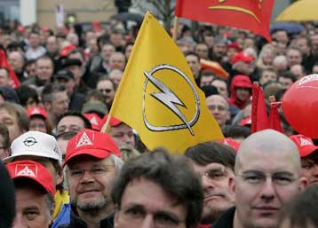 Με μαζικές απολύσεις και κλείσιμο τριών εργοστασίων απειλεί η Opel | tovima.gr