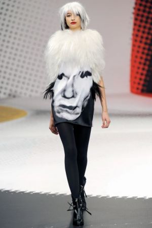 Το γυμνό, το ντυμένο, το νεανικό