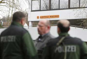 Δεκαέξι άτομα σκοτώθηκαν από πυρά ενόπλου σε σχολείο της Γερμανίας | tovima.gr