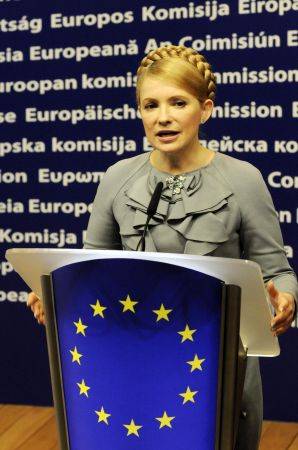 Τιμοσένκο: «Ηρθε η ώρα να πάρουμε τα όπλα κατά των Ρώσων»