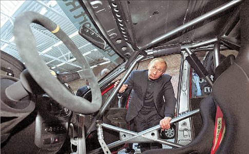 Ο Πούτιν στηρίζει την αυτοκινητοβιομηχανία | tovima.gr