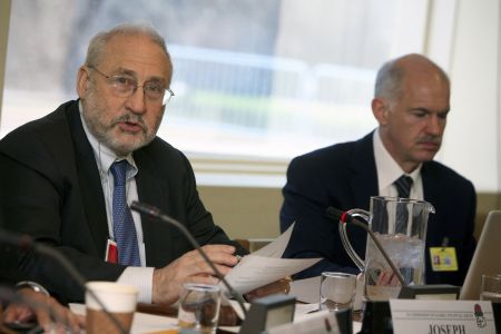 Στίγκλιτς: Η κρίση θα συνεχιστεί και το 2014