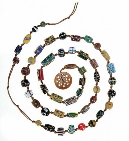 H Σοχάν Σπινθουράκη αναζητεί την ύλη στις χάντρες