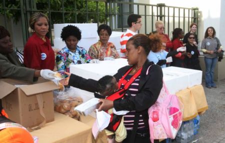 €126 εκατ. από την Εκκλησία για την ανθρωπιστική κρίση