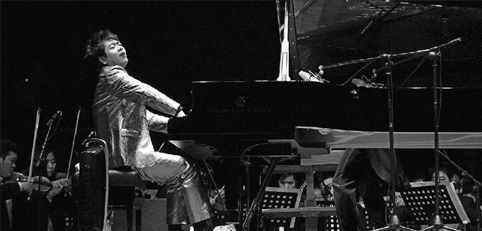 ΛΑΝΓΚ ΛΑΝΓΚ «Δεν περιφρονώ τη δόξα»