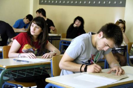 Νέες διευκρινίσεις για βαθμολόγηση εξετάσεων στο Λύκειο