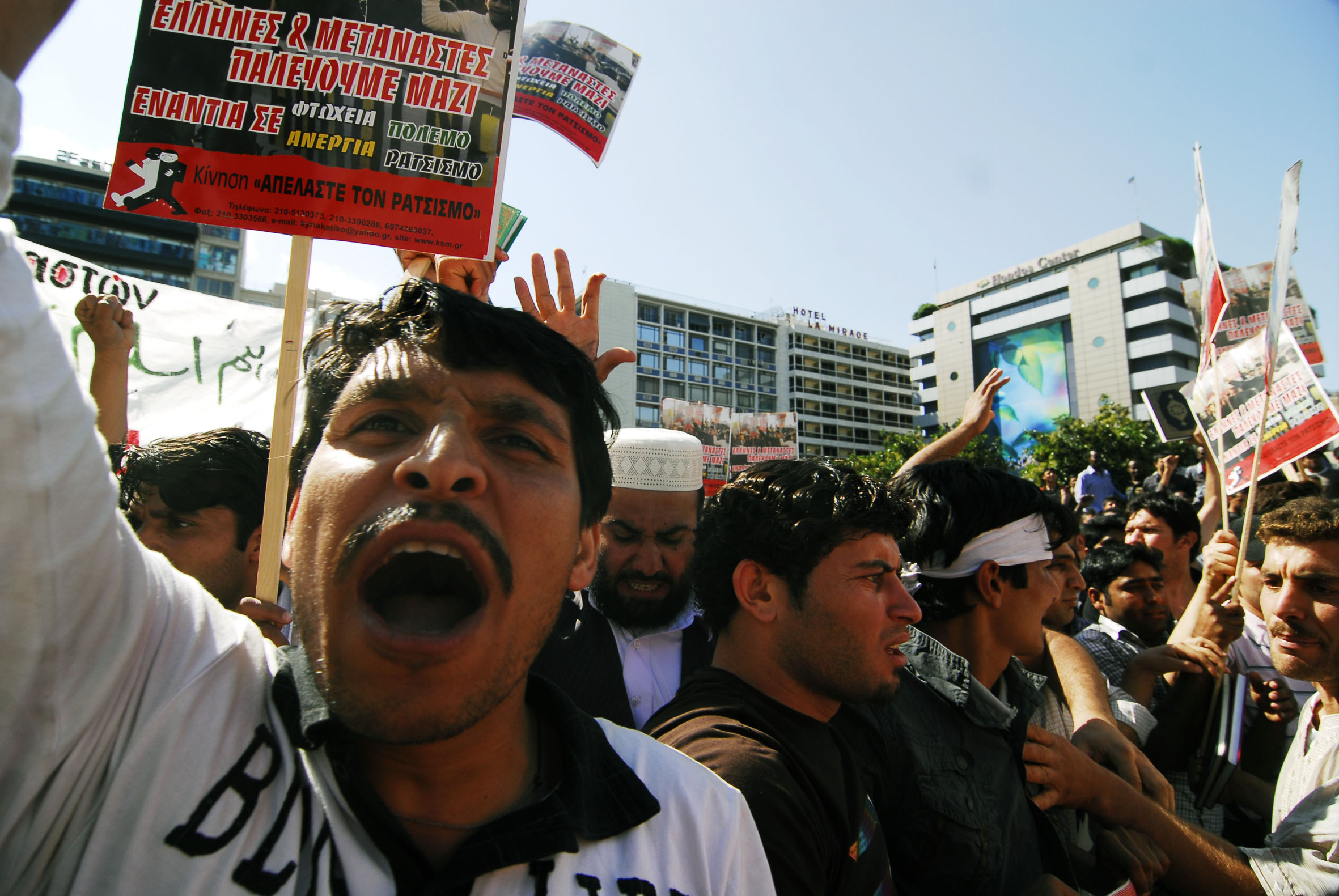 <b>Τζαμί και νεκροταφείο  ζητούν οι μουσουλμάνοι</b>Προβληματισμός στην κυβέρνηση μετά τις ταραχές