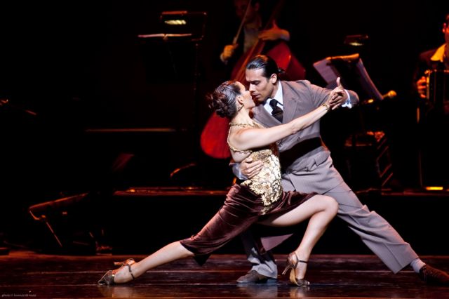 Το αργεντίνικο Tango αγκαλιάζει την Αθήνα