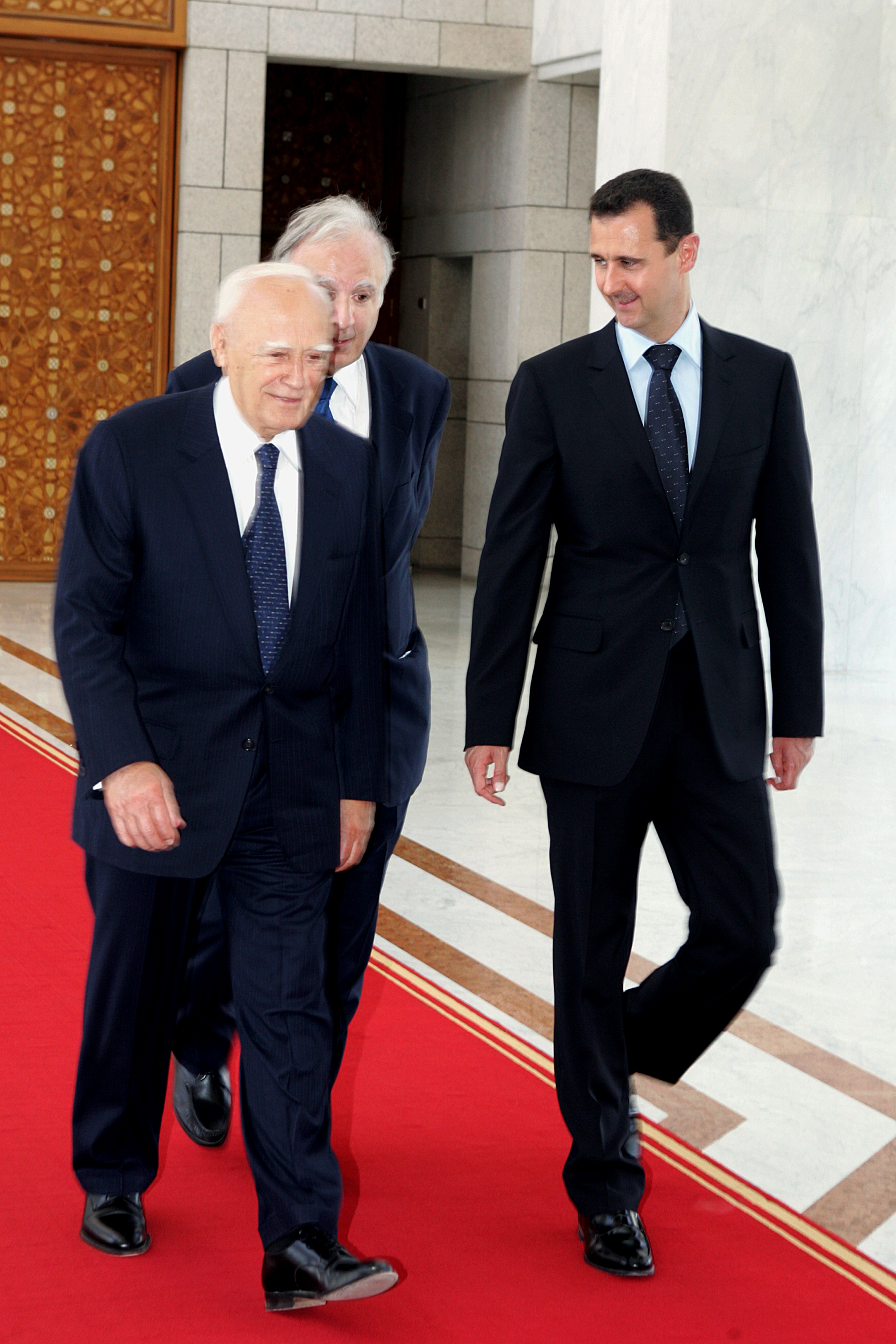 Αφαιρούν τώρα από τον Ασαντ το παράσημο της Λεγεώνας της Τιμής