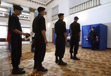 Προεδρικές κάλπες στη Μολδαβία μεταξύ φιλορώσου και φιλοευρωπαίας υποψήφιας