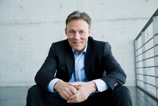 Οπερμαν: «Αν η ΕΕ δεν συμφωνήσει για τους πρόσφυγες, να δώσει πίσω το Νόμπελ Ειρήνης»