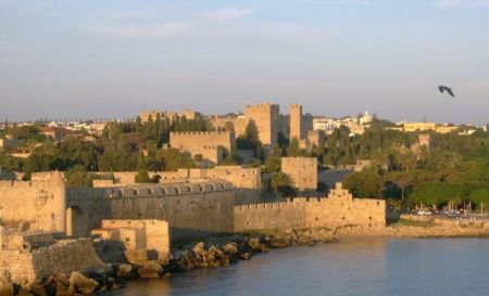 Κατά 8,8% μειώθηκε το ταξιδιωτικό ισοζύγιο στο οκτάμηνο