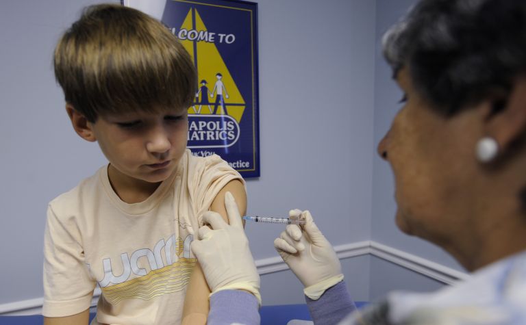 Δωρεάν εμβολιασμοί σε ανασφάλιστα παιδιά | tovima.gr