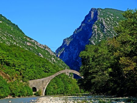 Ηπειρος: Δυτικά του Αράχθου