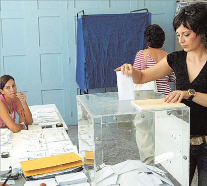 <b>ΕΚΛΟΓΕΣ 2009 </b>Αποχή και «μικροί» κρίνουν το αποτέλεσμα