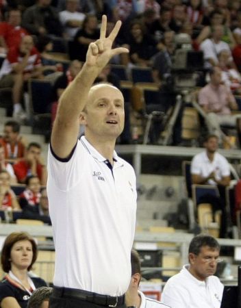 Στην Αθήνα ο Ζντοβτς για να διαδεχτεί τον Σάκοτα στον πάγκο της ΑΕΚ