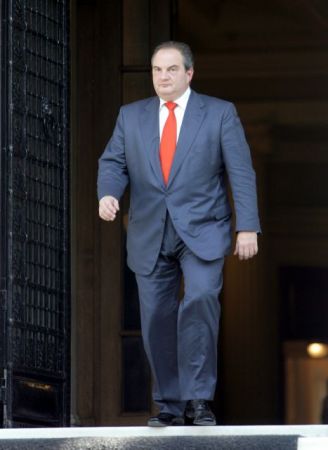 «Στηρίζουμε Σαμαρά» διαμηνύει ο Καραμανλής