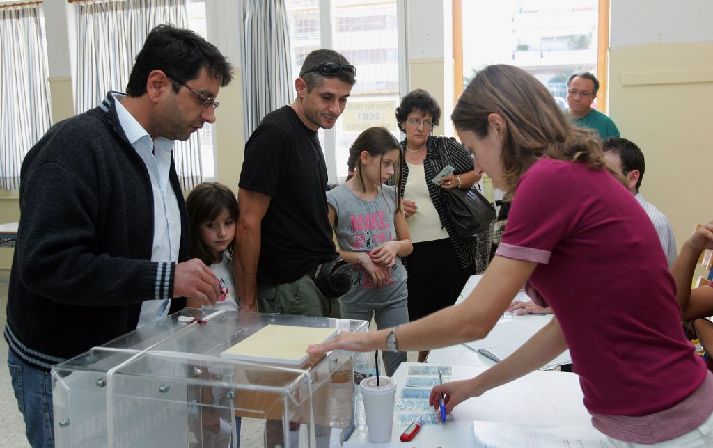 <b>Ποιοί βουλευτές εκλέγονται στις εκλογικές περιφέρειες της Αττικής