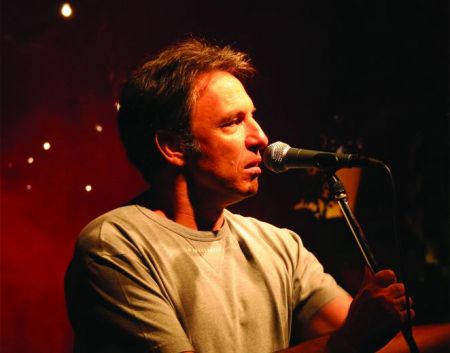 12 ερωτήσεις στον Διονύση Τσακνή