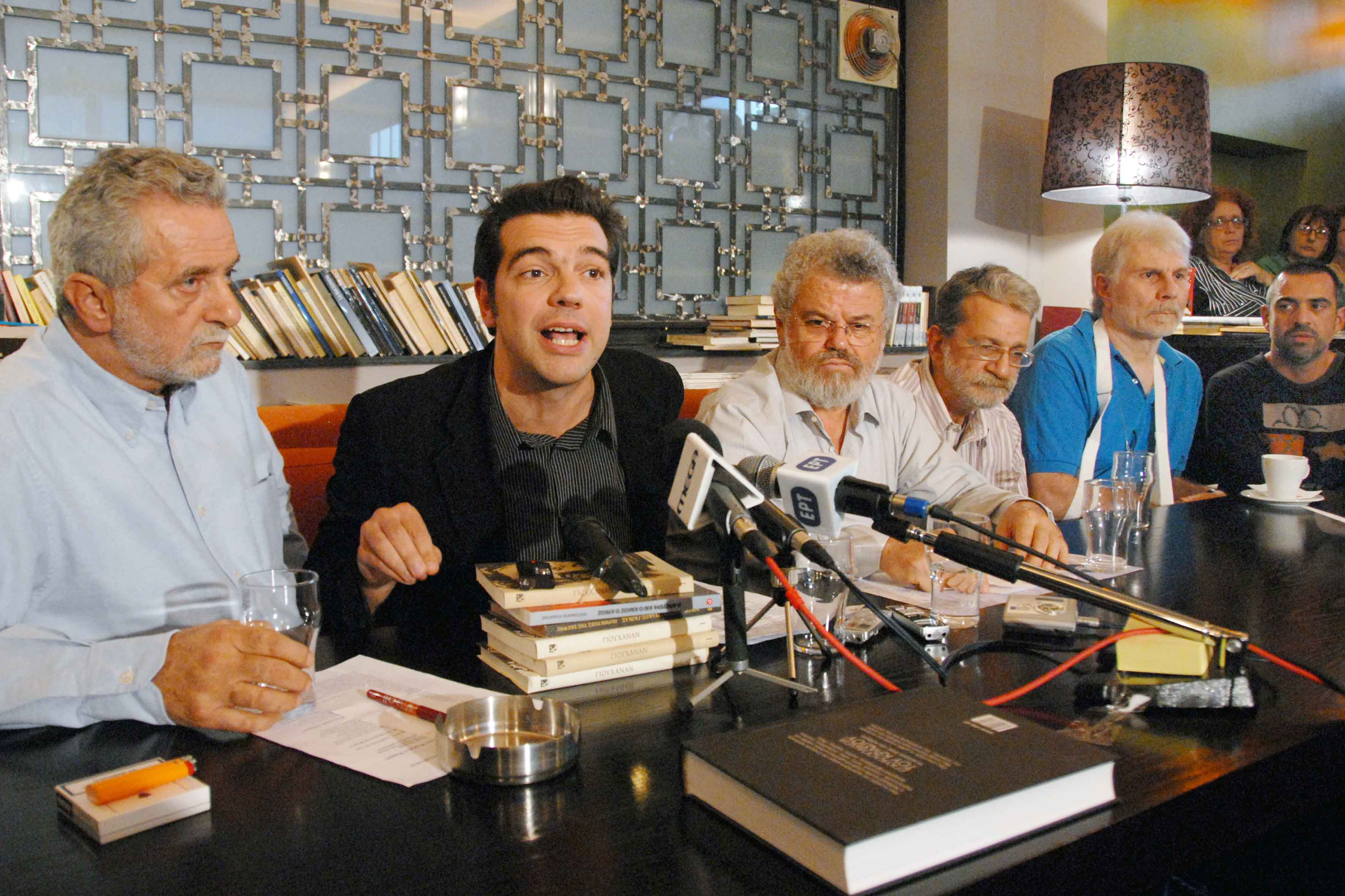 ΣΥΡΙΖΑ: «Σόου επίδειξης αυταρχισμού» χαρακτηρίζει τα γεγονότα στην Υδρα