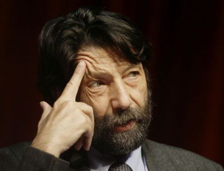 Μάσιμο Κατσάρι: «Η Ελλάδα θα παραμείνει για πάντα η καλύτερη πατρίδα της Ευρώπης»