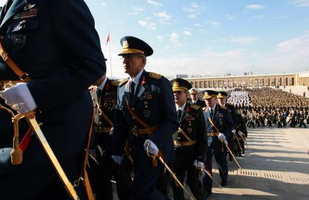 Τον έλεγχο εργοστασίων και ναυπηγείων του στρατού πήρε η τουρκική κυβέρνηση