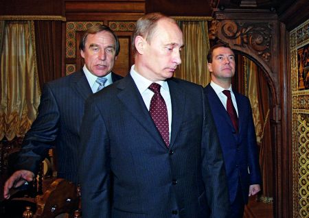 Ο μεσάζων έπαιζε βιολοντσέλο