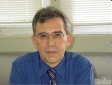 Πέθανε ο καθηγητής Βασίλης Παπάζογλου