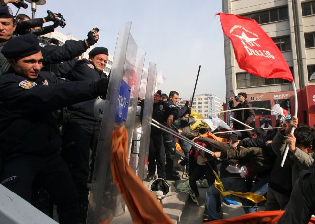 Αγώνας κατά του αυταρχισμού στην Τουρκία!