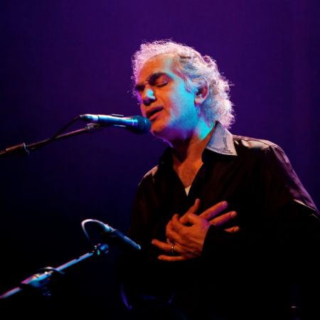 Ομαρ Φαρούκ Τεκμπιλέκ: Ενας φίλος ερχεται να δώσει ακόμη μια συναυλία