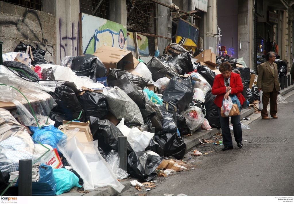 Επίθεση Μητσοτάκη κατά ΣΥΡΙΖΑ για τα απορρίμματα