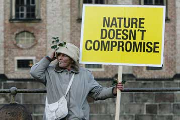 ΕΕ και ΗΠΑ επικρίνουν το προσχέδιο συμφωνίας για το κλίμα στην Κοπεγχάγη