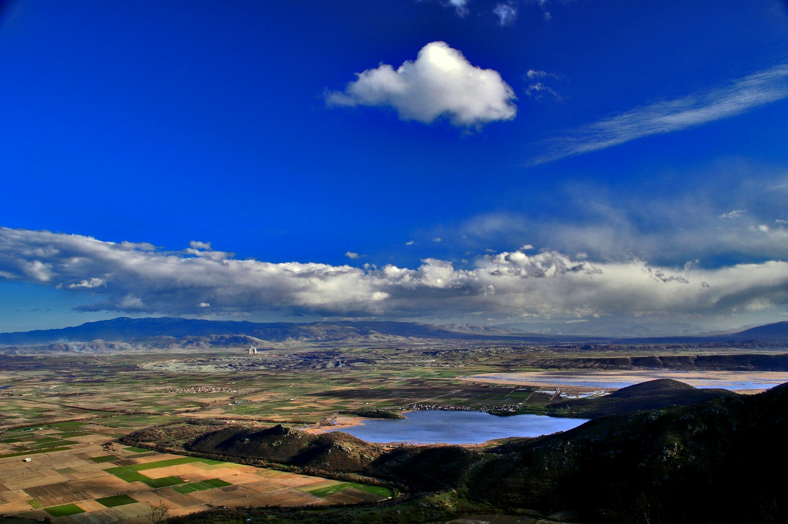Γιορτή σε τέσσερις λίμνες