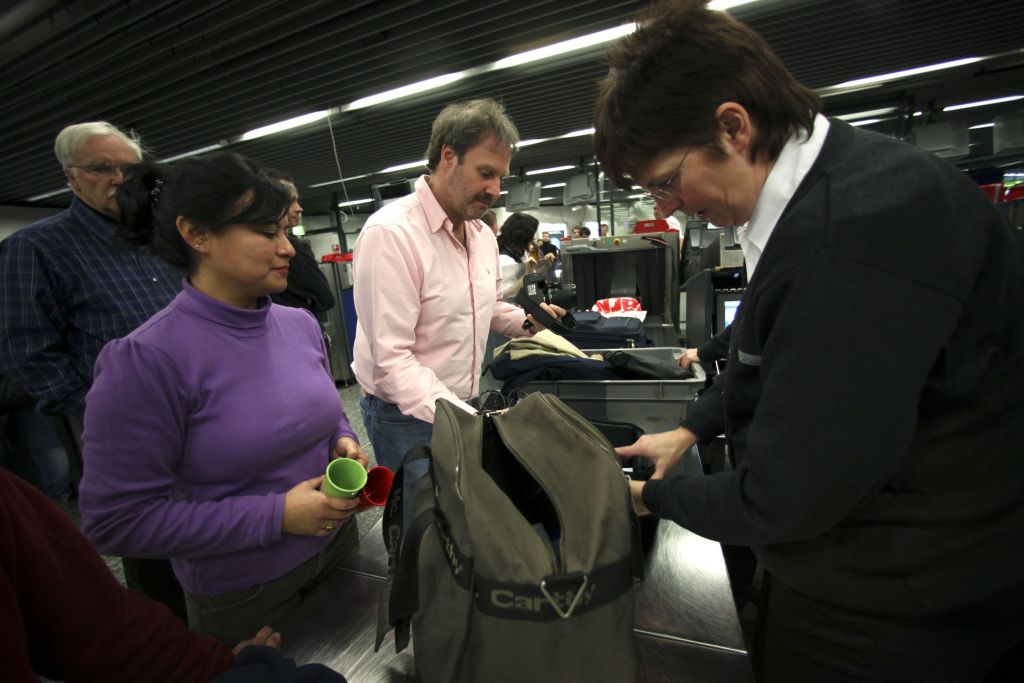 Γερμανικός Τύπος: «Η Αθήνα απειλεί με κύμα μεταναστών»