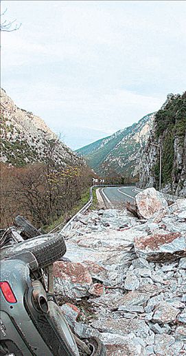 Ακραίο γεωλογικό φαινόμενο οι πτώσεις  βράχων στα Τέμπη, κατά την κοινοπραξία