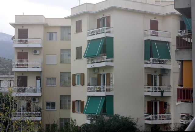 Οι πλειστηριασμοί προβληματίζουν το Μαξίμου