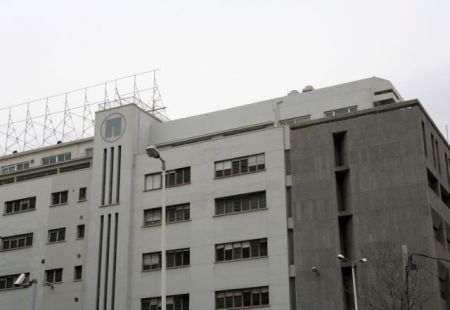 «Ξαναζωντανεύουν» τα παλιά κτίρια του «Παπαστράτος» στον Πειραιά