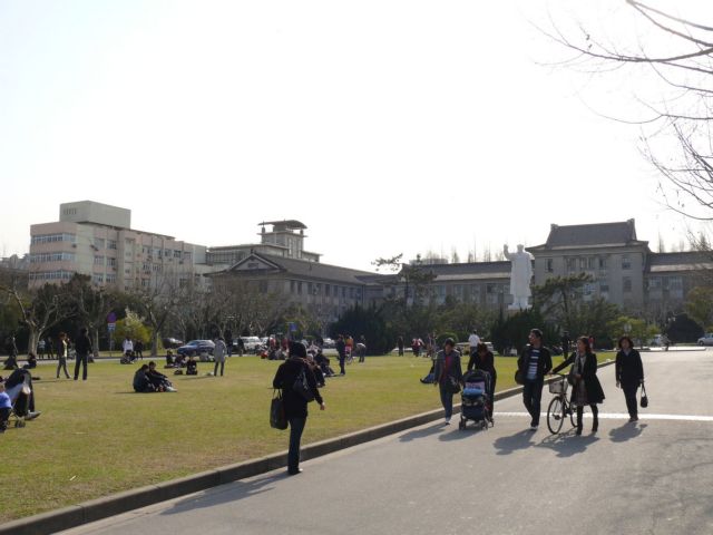 Κίνα: Aπαγορεύουν σε πανεπιστήμια τα βιβλία που προωθούν «δυτικές αξίες»