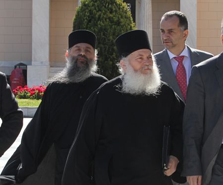 Αθώοι όλοι οι κατηγορούμενοι στην υπόθεση της Μονής Βατοπαιδίου