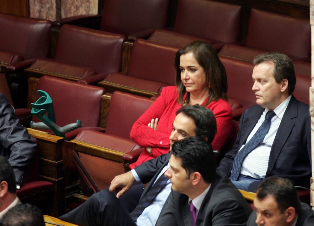 <b>Ψηφίστηκε με 172 υπέρ το ν/σ για τα νέα μέτρα</b>«Ναι» της Ντόρας Μπακογιάννη στο νομοσχέδιο για την οικονομική βοήθεια