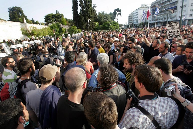 Μικροεντάσεις αστυνομίας-διαδηλωτών στο κέντρο της Αθήνας | tovima.gr
