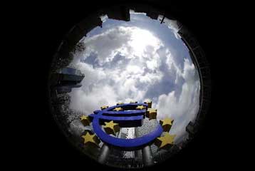 Αξιωματούχος της ΕΚΤ τονίζει την επιτακτική ανάγκη τα μέλη της ευρωζώνης να μειώσουν τα χρέη